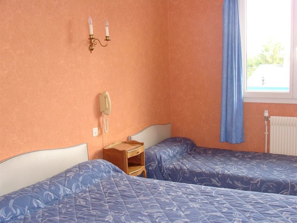 Hotel Le Flaubert Fougeres Exterior photo